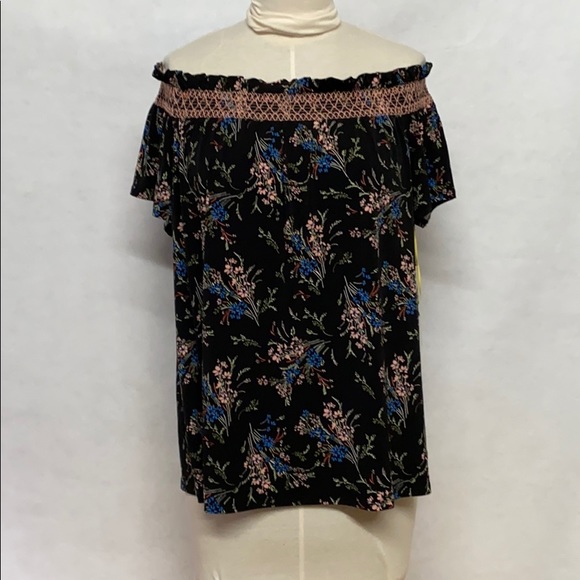 CeCe Tops - CeCe NWT off shoulder smocked knit top Sz XL